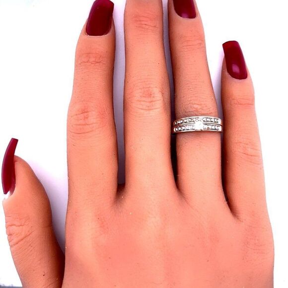 Elegant Gold and Silver Women's Ring - Picture 10 of 12